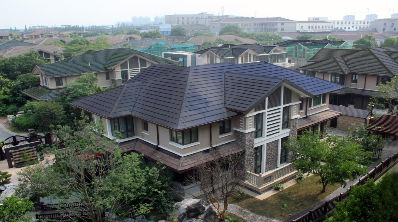 Long-Size Black Monocrystalline Solar Roof Tile - 105W High Power Panel with 188W/m² Efficiency