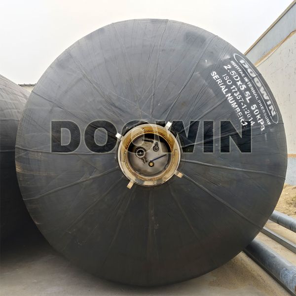 Hydro Pneumatic Rubber Fenders Puncture resistant For Navy Submarine