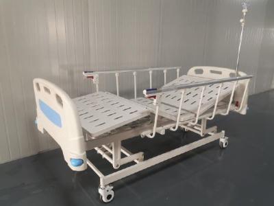 Camas ajustáveis pacientes médicas do hospital das manivelas do manual três para a casa com rodízios