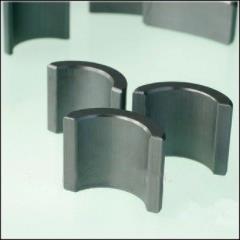 Ímã aglomerado motor do segmento da ferrite do dispositivo da economia do combustível do ímã da ferrite da bomba