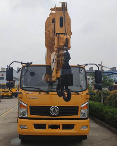 Heavy Lift Hydraulic Truck Crane Easy Operate With Powerful Lifting Capacity