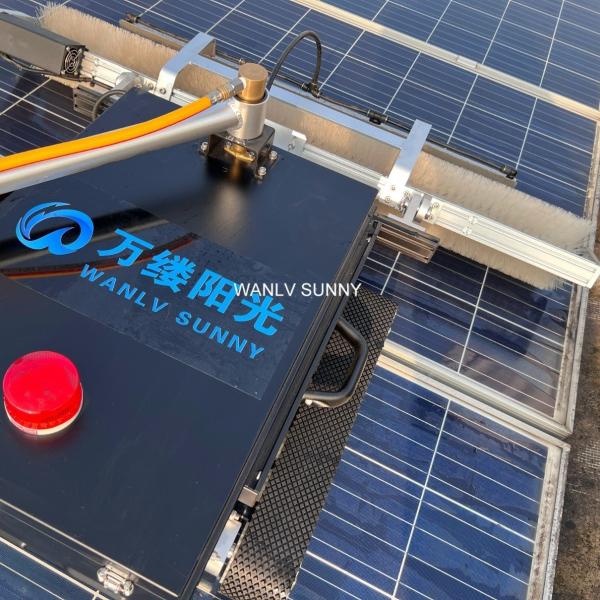 Serviço online 24 horas Robot de manutenção avançada para limpeza rápida de painéis solares
