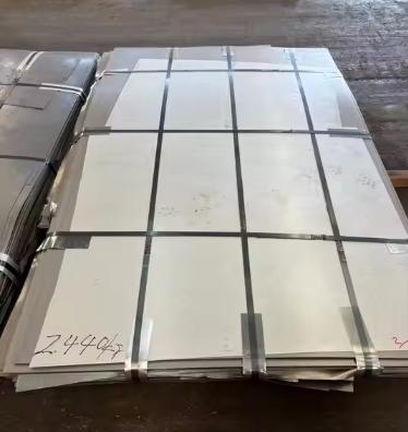 Hojas de acero galvanizadas para aplicaciones industriales y de construcción con nuestros servicios de procesamiento de materia prima y procesamiento de acero