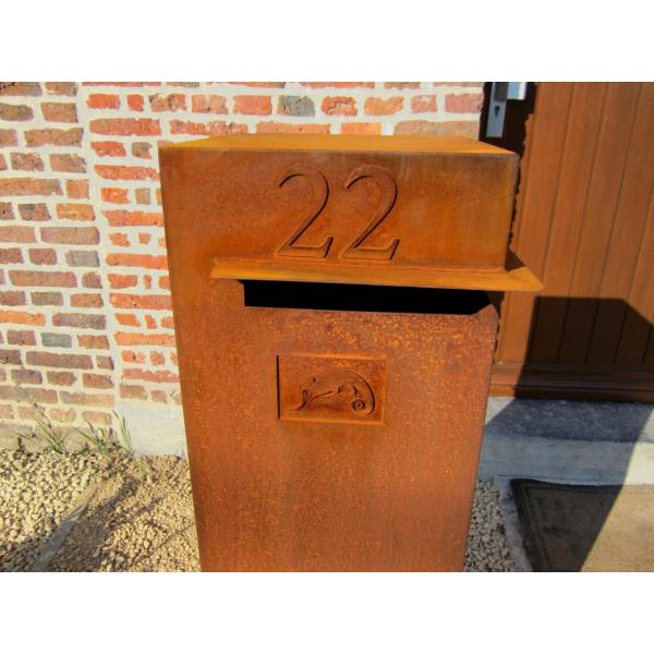Положение изготовленного на заказ на открытом воздухе почтового ящика Corten почтового ящика металла стального свободное
