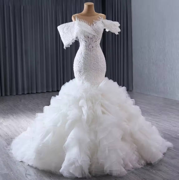 Vintage Ruffles Boho V-neck Sleeveless Beaded Bridal Mermaid Court Train White Lace And Tulle Long Wedding Dress