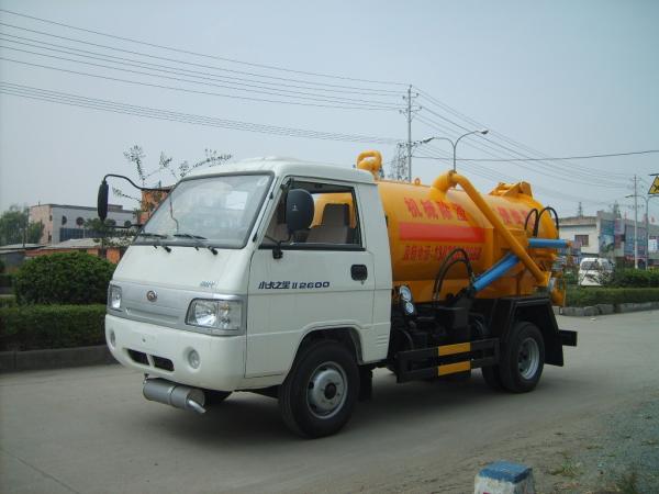 4x2 Vacuum Sewage Suction Trucks with Vacuum Pump 4cbm 4000L Sewel Jetting