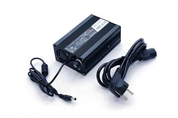 72v 26.1ah Electric Bike Lithium Ion Battery Pack With 5.5a Charger For 3000w , 5000w Motor