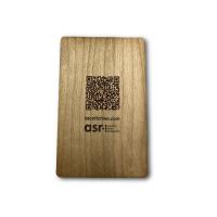 Carte NFC en bois avec code QR pour les entreprises