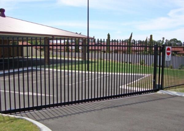 Residential Automatic Sliding Gates For Driveways Hot Dipped Galvanized Treatment