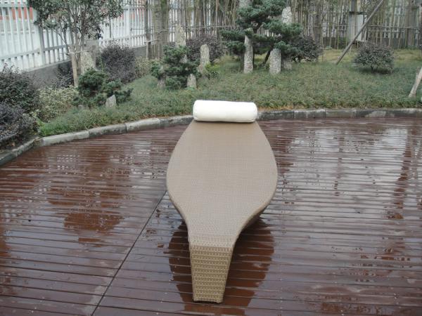 All Weather Outdoor Rattan Daybed Leaf Bed For Patio Beach Pool