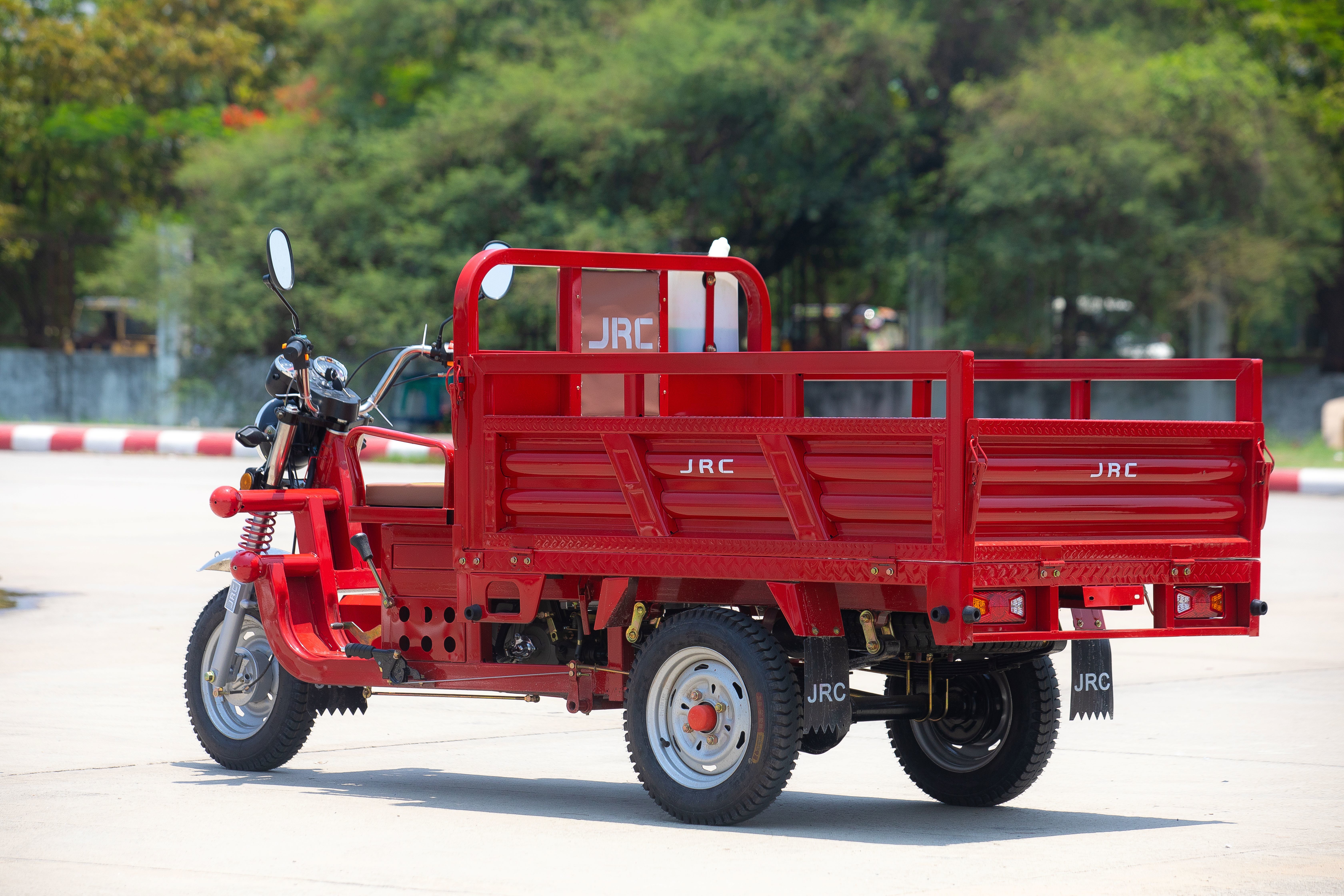 JRC-130 Cargo Tricycle with 300 kg Maximum Rated Load, 50 km/h Speed, and Reinforced Steel Cargo Bed