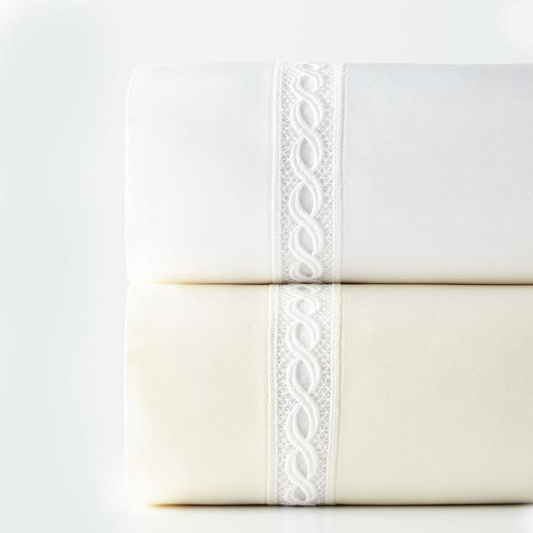 Anti Dust Mite Smooth Microfiber 100% Polyester Embroidery Luxury Bedding Sheet Set