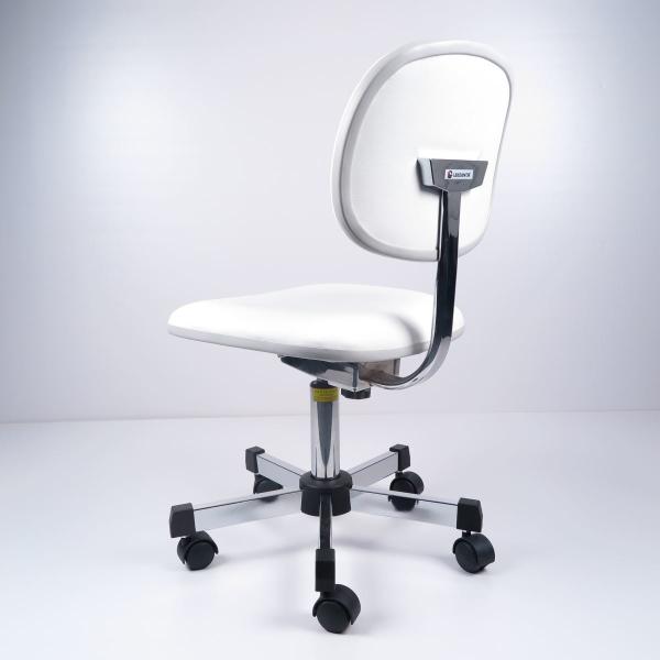Black Ergonomic ESD Cleanroom Chairs 360 Swivel Height Adjustable PU Vinyl