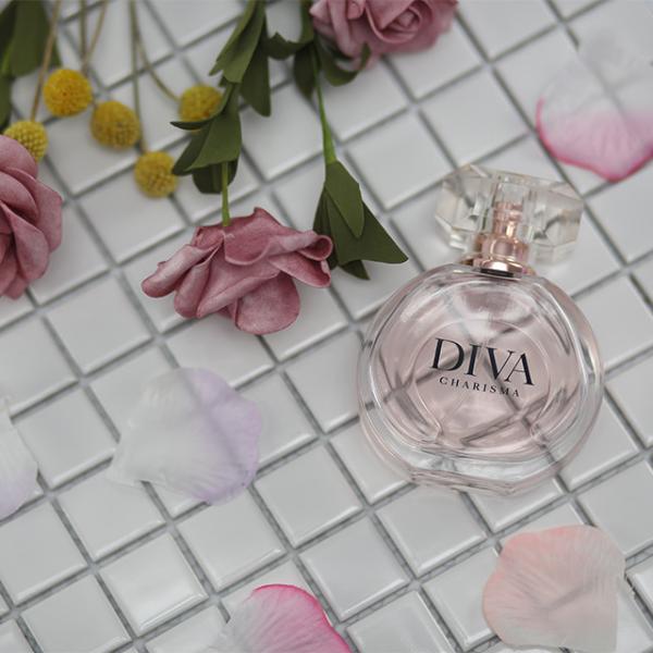 Luxury Carved Glass Bottles Home Fragrance Spray With Customized Color