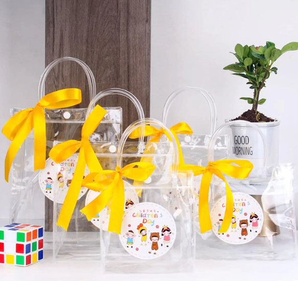 Saco personalizado Logotipo PVC embalagem de presente Snap fechamento plástico PVC transparente Saco de presente Tote