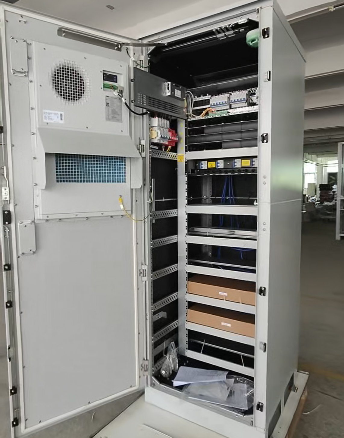 48Vdc 36+12.8KW Solar-Hybrid Power Cabinet with Type 4 Enclosure and Flatpack2 Modules
