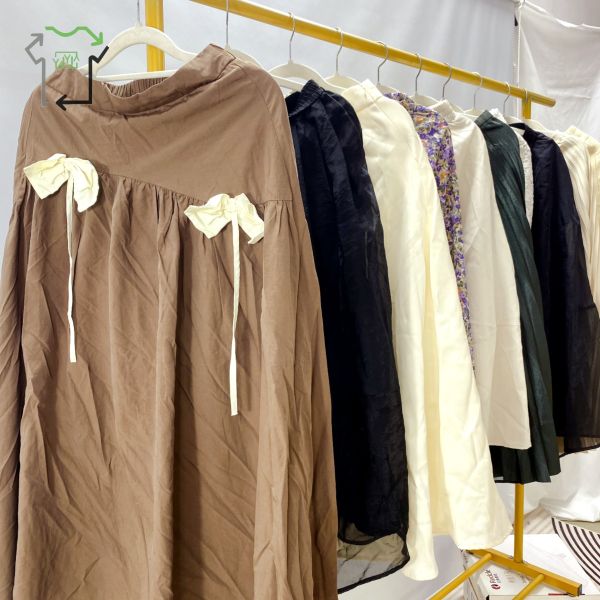 Clean 95% Women's Winter Used Clothes Second Hand Skirt Mixed Colors Mixed Sizes