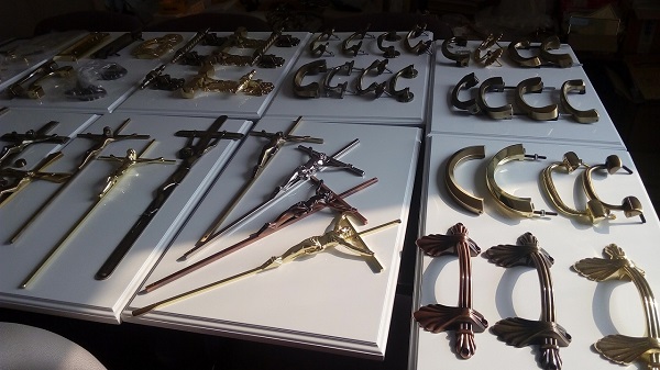 Крест Д046 Замак и цвет золота аксессуаров украшения крышки гроба распятия похоронный