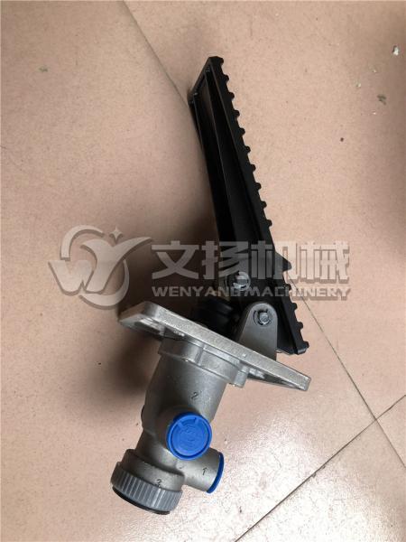 XCMG ZL30G Air brake master valve original wheel loader spare parts 800901158 SLZD-3514002