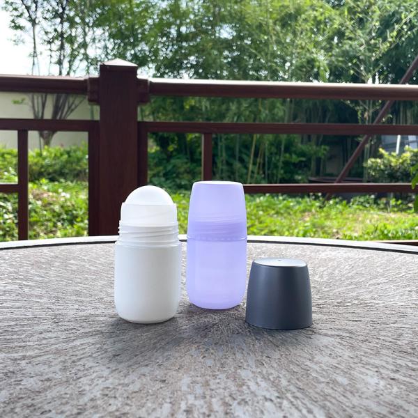 Bouteilles roll-on en plastique avec logo personnalisé de 60 ml pour des options écologiques