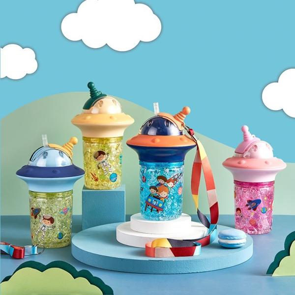 Copo para crianças colorido com padrão de animais com tampa selada e palha à prova de vazamento