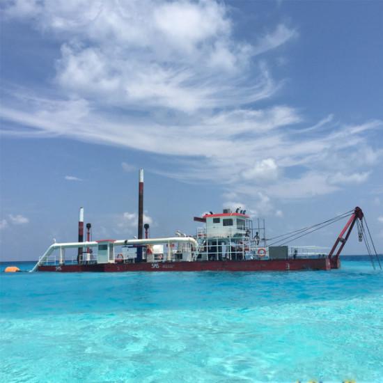 Recuperación de arena de mar Barco de dragado del río China con cabeza de cortador