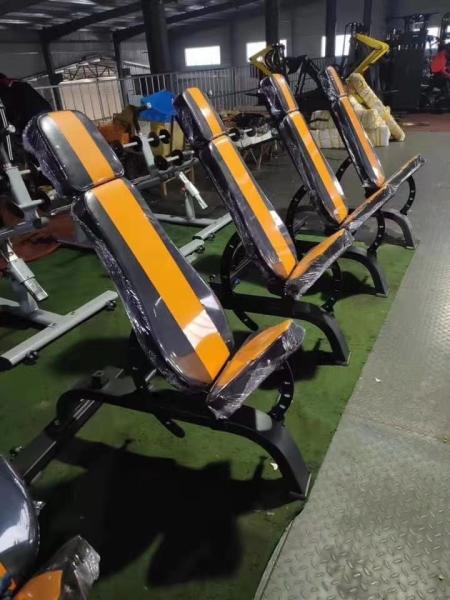 Des bancs en acier multifonctionnels réglables
