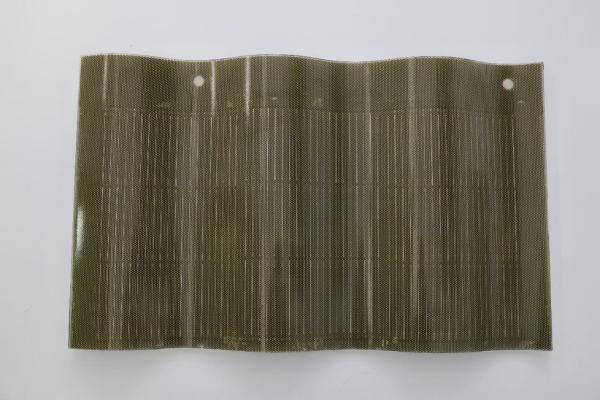 Topbest BIPV Carreaux de toit solaire Photovoltaïque 50W Panneau solaire Carreaux panneau solaire incurvé Paquet de bardeaux Poids brut 5.500kg