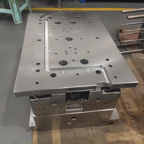High Precision Plastic Injection Tooling with DIN2312/2738/2344/718/S136/8407/NAK80/SKD61/H13