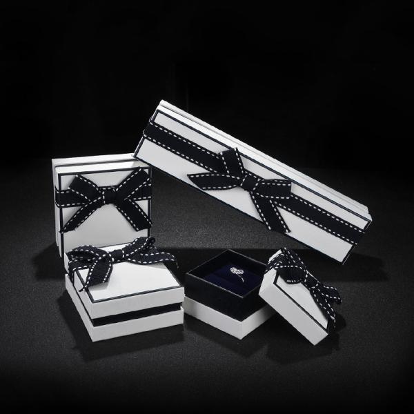 128gram Earring Cardboard Boxes , Ribbon Bowtie 5x5x1 Jewelry Box