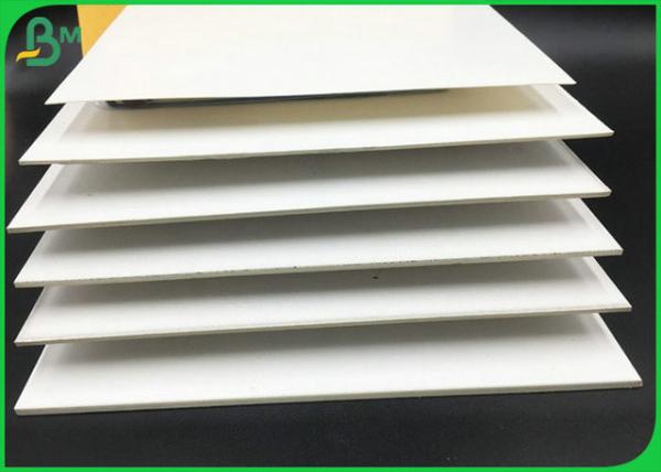 Cartão 1.5MM branco lustroso para a placa da pintura da indústria de roupa