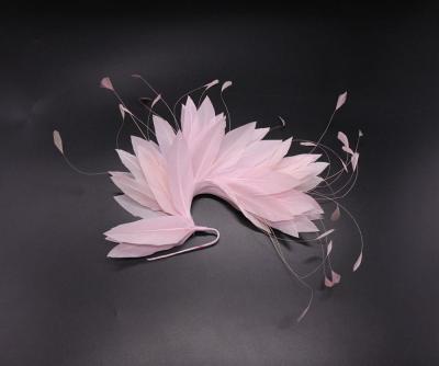 Padrão tintado de plumas de ganso montado com acessório de fio escolha do cliente