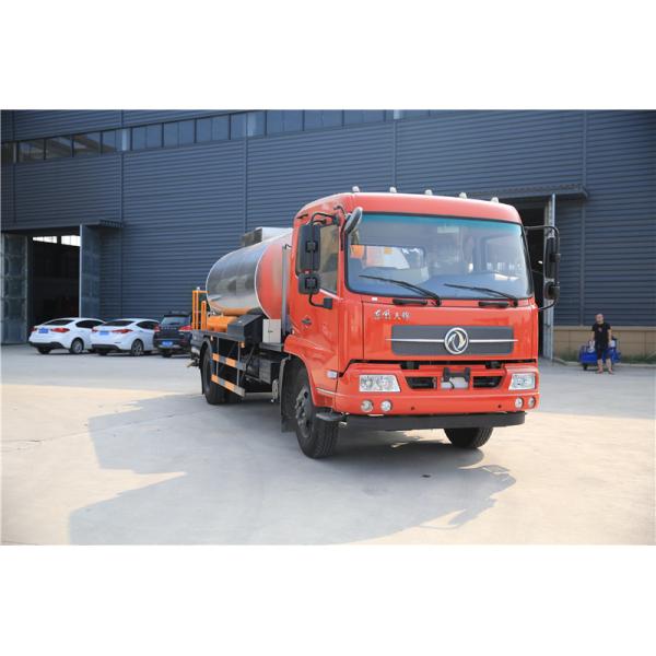6000L Road Construction Paver Machine / Flat Head 4×2 Rear Drive Asphalt Sprayer Equipment