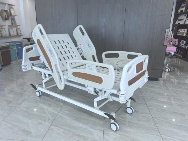 電動電源付き病院分娩台、最大耐荷重200kg、クラスII医療機器