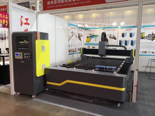 6MM Thickness Small Fiber Laser Cutting Machine , Metal Plate Cutting Machine Servo Motor