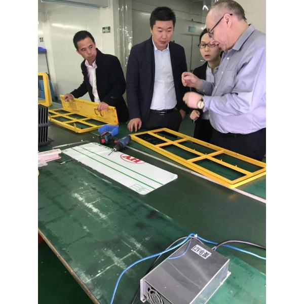 Водоустойчивая верхняя часть такси IP65 беспроводная SMD2525 P4 мобильная привела знак
