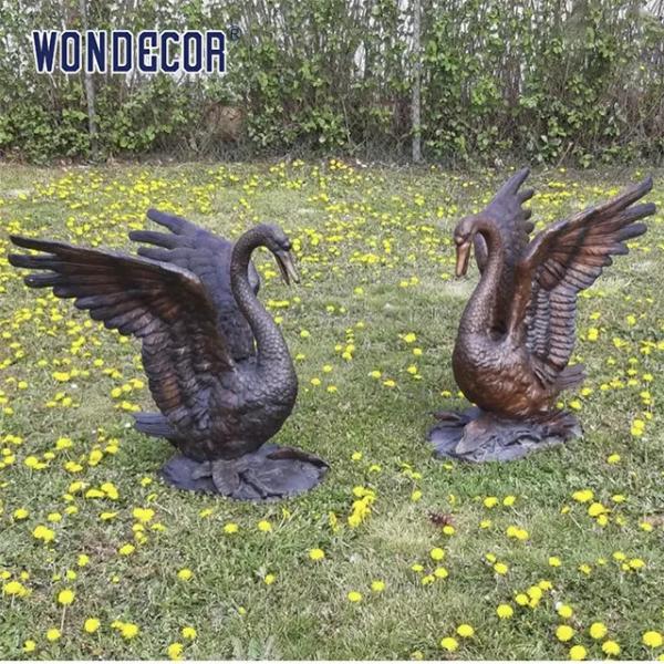 Forest Decoration Metal Water Fountain Sculpture Life Size Swan