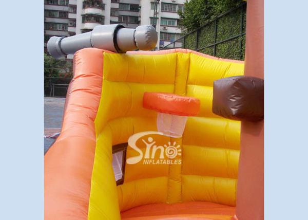 As crianças comerciais exteriores party o navio de pirata inflável com o interior da aro de basquetebol da corrediça N feito do melhor material