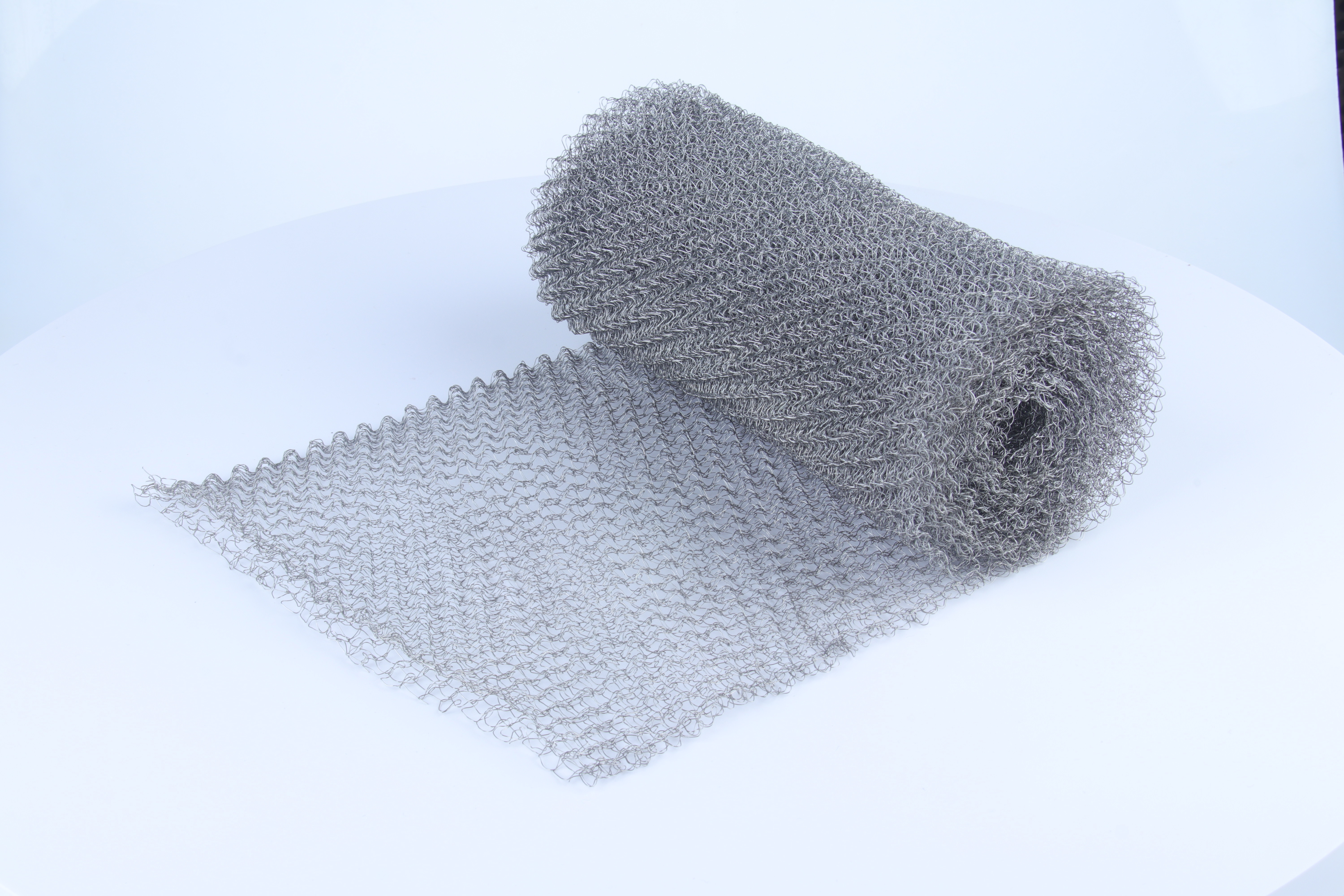 Excellent Thermal Conductivity Knitted Wire Mesh Smooth Hole Inner Walls