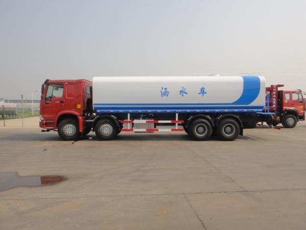8x4 HOWO Heavy Duty Chemical Liquid Tanker Truck 11990 × 2500 × 3563 Overall Dimension