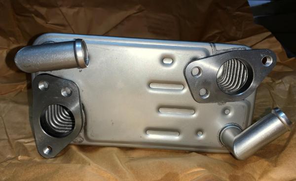 Me230210 Mitsubishi Engine Spare Parts Egr Oil Cooler Core For 4m50