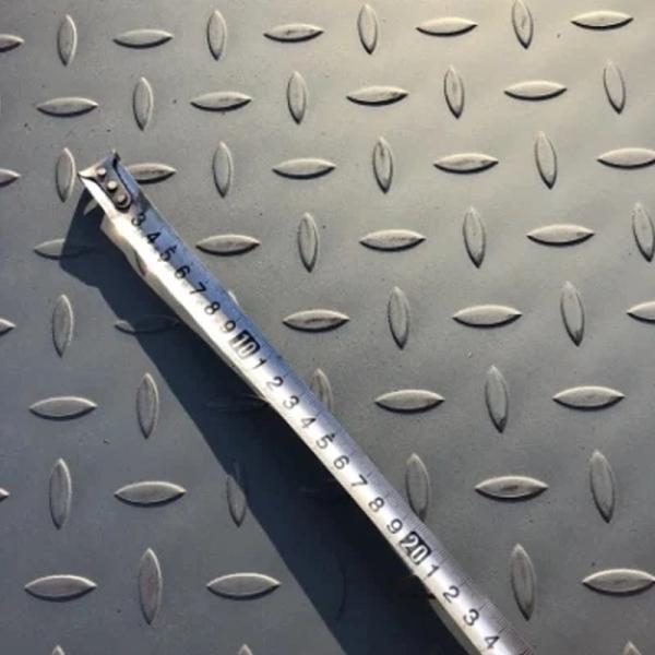 Building and Construction A36 Q235 Galvanized Checkered Plate 2mm 3mm 4mm Customized Galvanized Checkered Plate