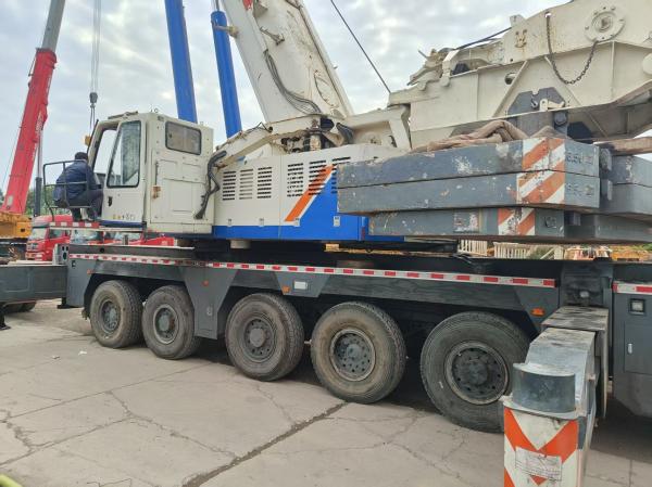 2012 Zoomlion QAY400 Crane with 70m Main Boom 78m Tower 140t Counterweight Superlift Mercedes Engines Two Hooks 100t and 12t