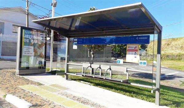 2500Nits Original Samsung 75 Inch Double Sides Outdoor Lcd Totem Digital Signage