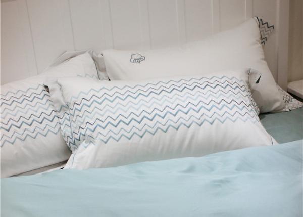 Soft Embroidered Light Blue And White Duvet Cover 4 Pcs For Home / Hotel
