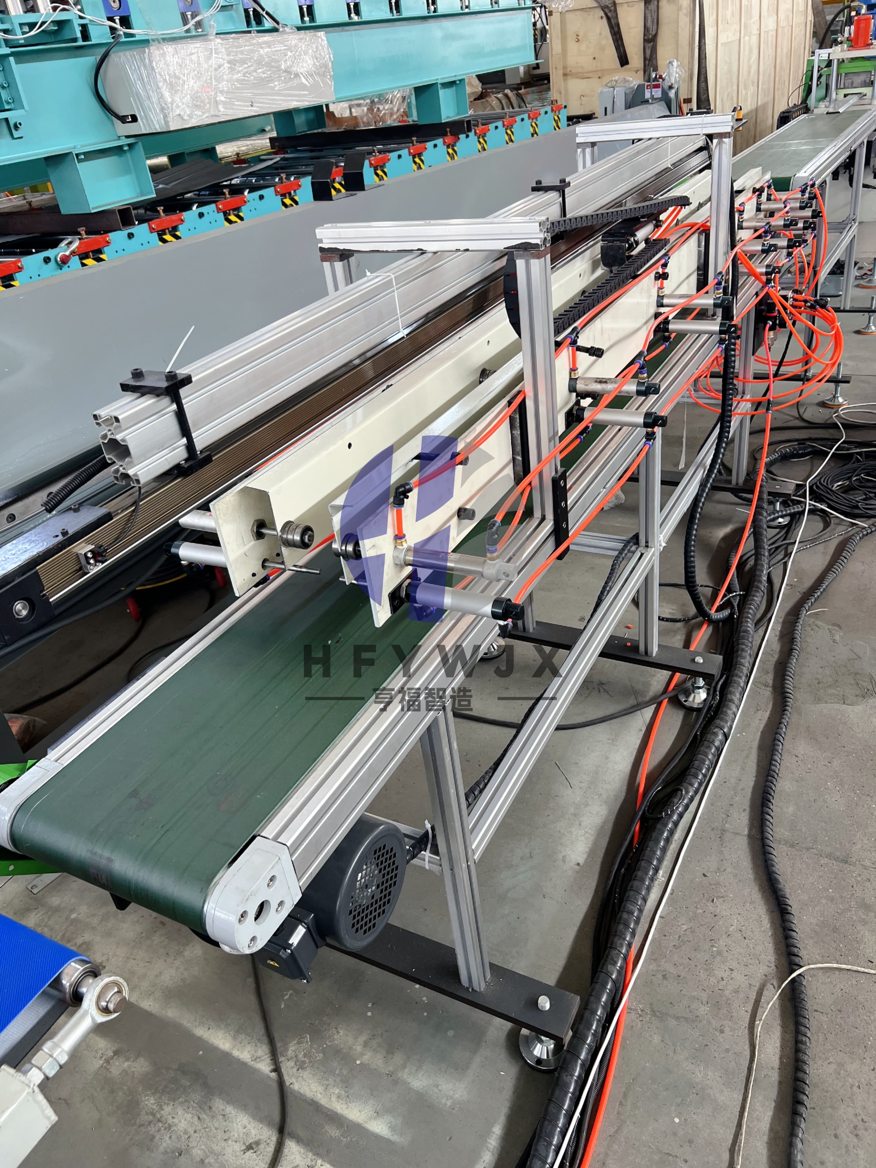 Automatic Fence Roll Forming Machine with 16 Rows Rollers Non-stop Flying Shear and 20–23 m/min Speed