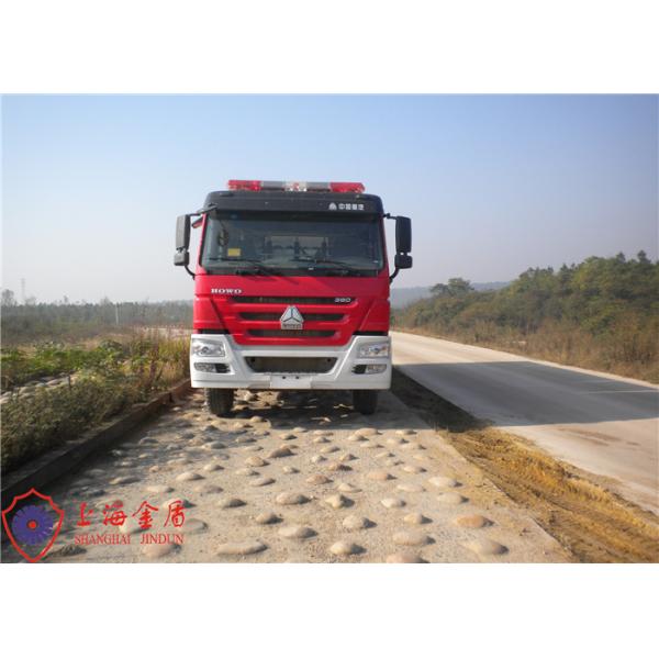 Six Seats China Chassis 6x4 Drive Departure Angle 12 Degree Foam Fire Truck