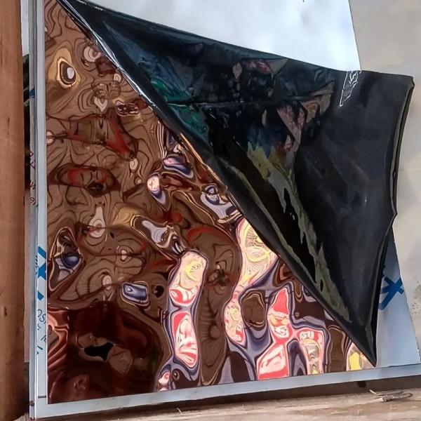 Lámina de acero inoxidable de superficie brillante con protección por película láser