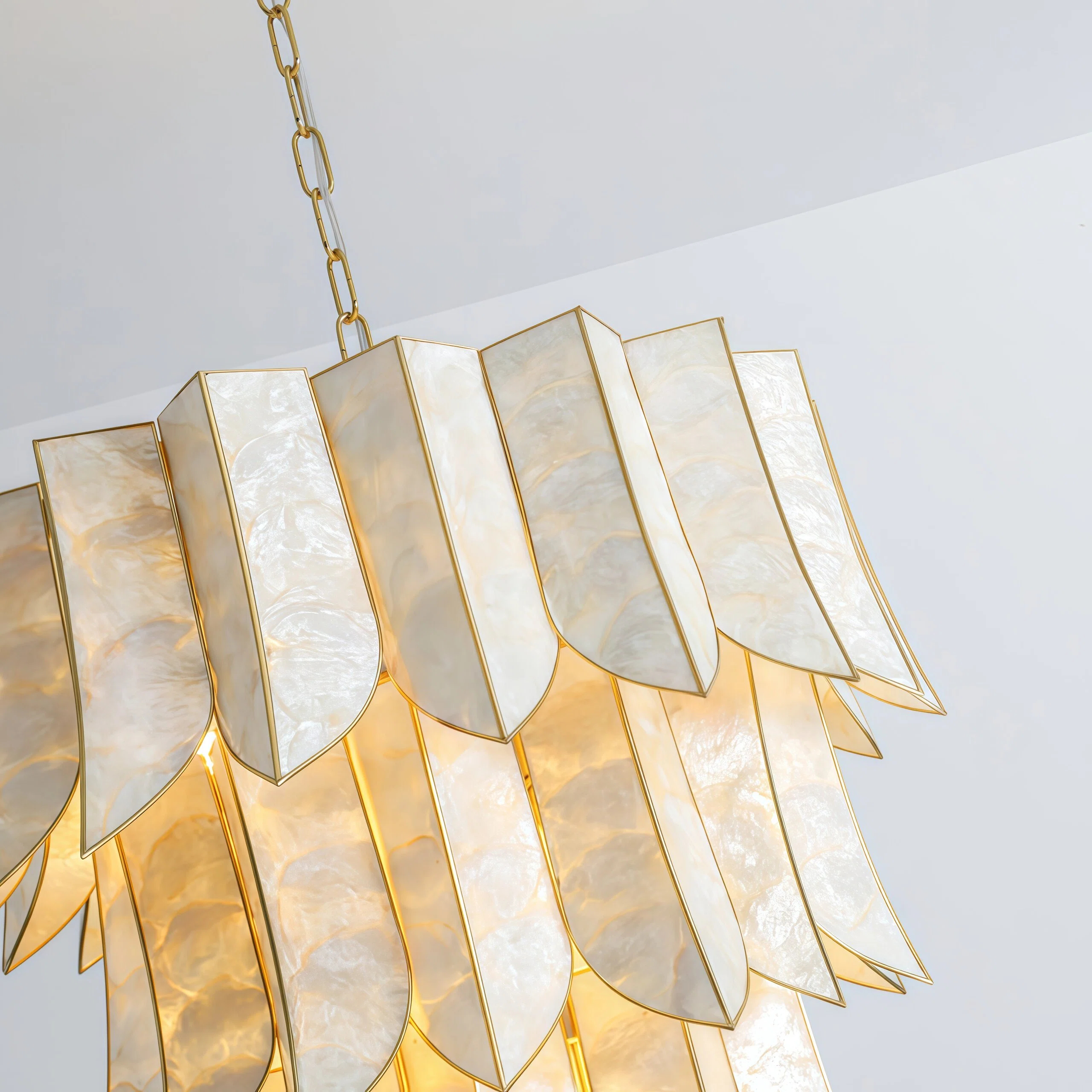 JYLIGHTING Multi-layer Petal Iron Electroplating & Natural Shell Chandelier, Vintage Tiered Shell Pendant Lamp for Villa Stairwell, Entrance Hall & High Ceiling Living Room