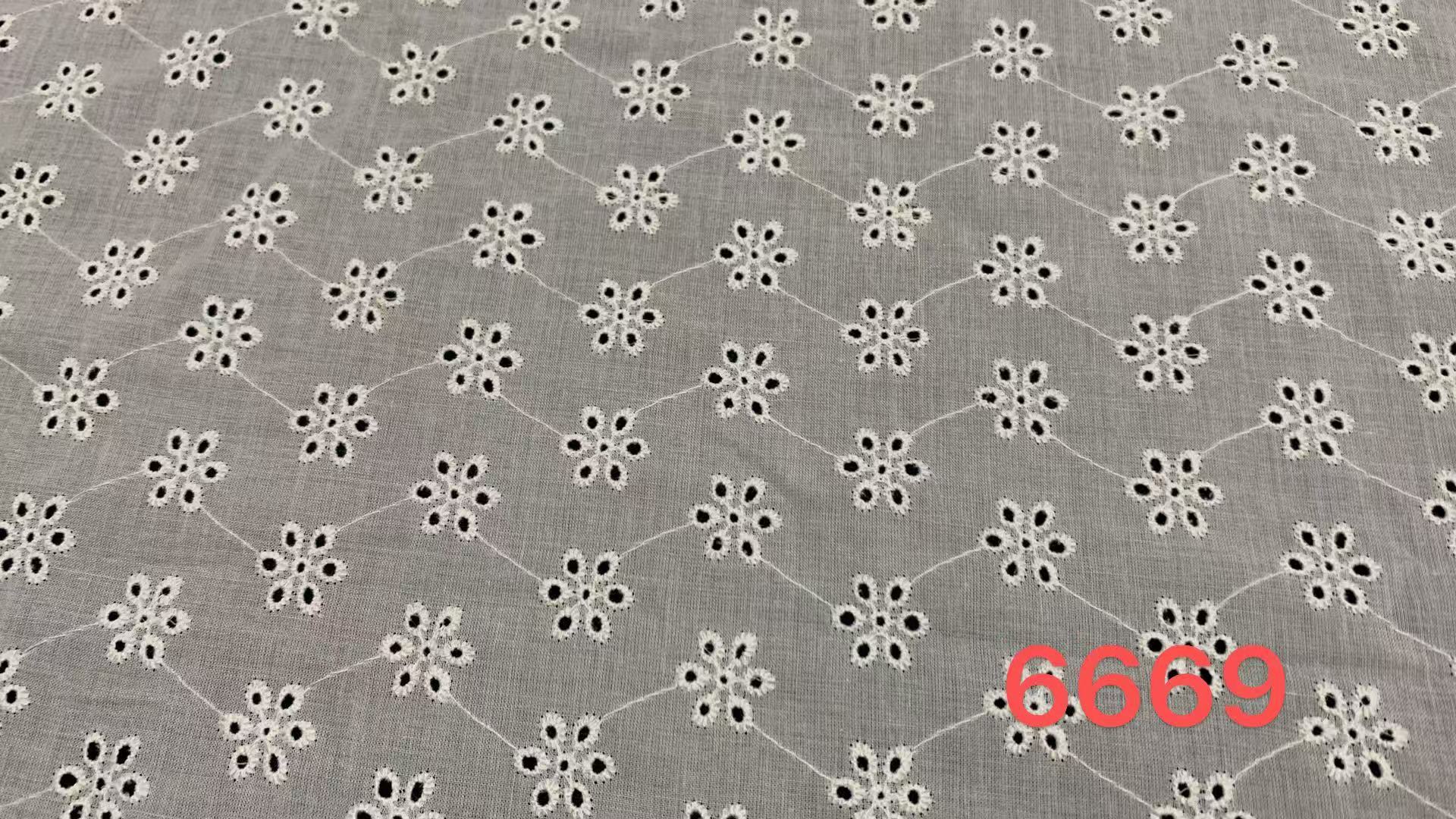 Vintage Hollow‑Out Eyelet Embroidered Cotton Fabric, 150cm Wide Flower Cutwork Fabric